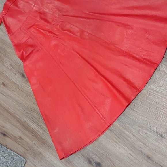 Elegant Red Women's Skirt - Picture 7 of 13